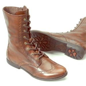 Born Leonis lace up boots
